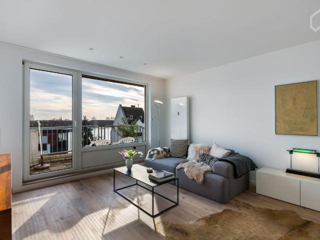 Penthouse apartment with view of the Rhine in the south of Cologne, with excellent transport links, Koln Amsterdam Apartments for Rent
