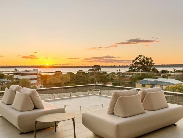 Penthouse Apartment with Views in Boutique, Architect Designed Complex