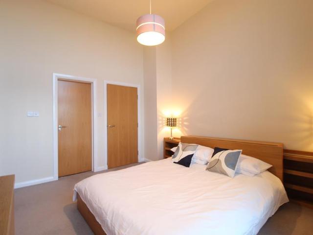 Penthouse at Rubislaw Drive. 3 bed flat to rent £1,445 pcm £333 pw