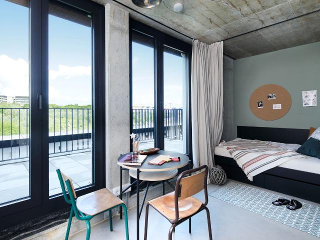 Penthouse Balcony in Top Location Frankfurt Riedberg, Frankfurt Amsterdam Apartments for Rent