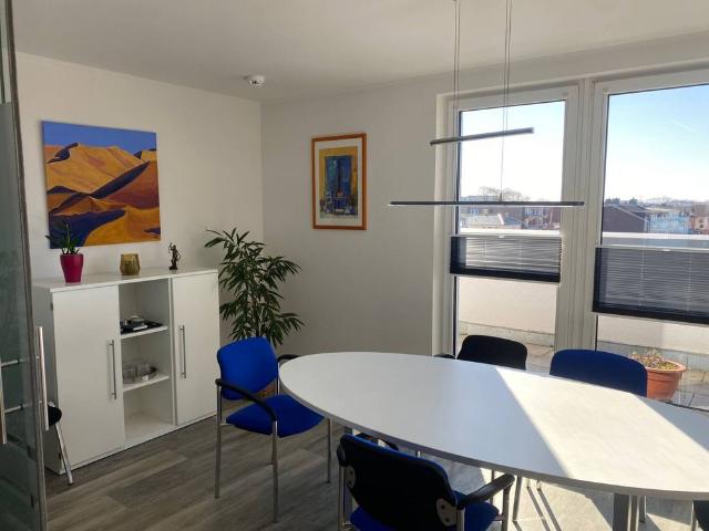Penthouse Büro über den Dächern von Kaltenkirchen!