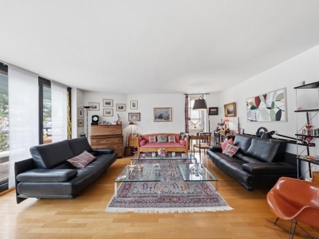 PENTHOUSE – GENAU IN DER MITTE – RUHIG UND PANORAMABLICK – EXKLUSIV