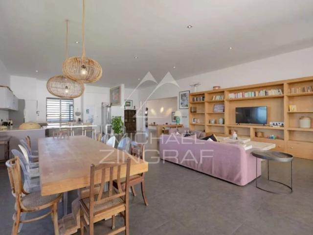Penthouse d’Exception en Front de Mer avec Vue Panoramique – Péreybère