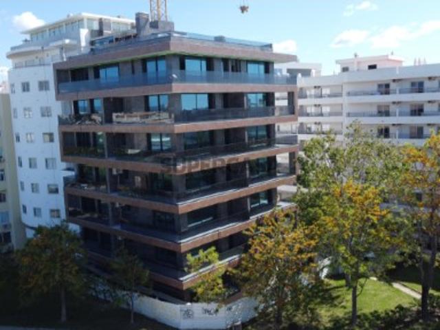 Penthouse Domus Lux Residence com Lindíssima Vista Mar em Portimão