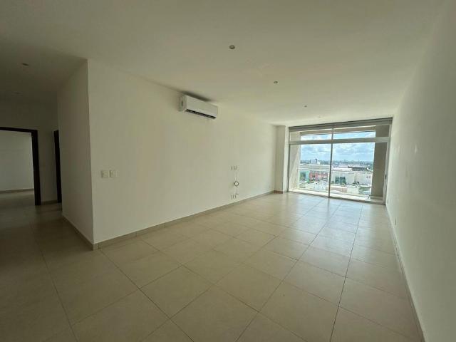 Penthouse de 3 recámaras, 3.5 baños, en Vía Montejo