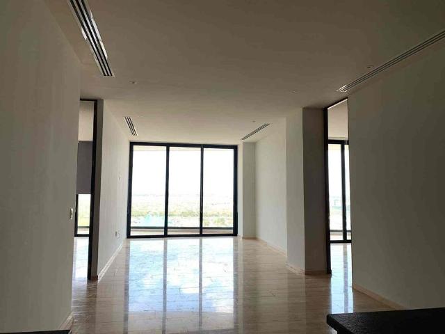 Penthouse de 3 recámaras, con rooftop y jacuzzi, en Townsquare