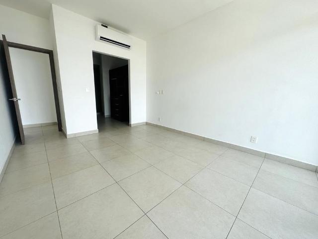 Penthouse de 3 recámaras, en Vía Montejo