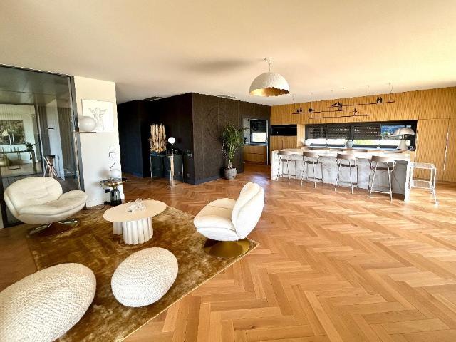Penthouse de 280 m² avec piscine 280m² Montélimar