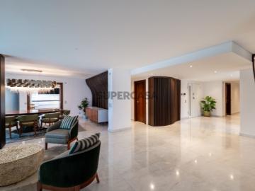 Penthouse de luxo T6 Duplex com terraços e vista panorâmica nas Avenidas Novas