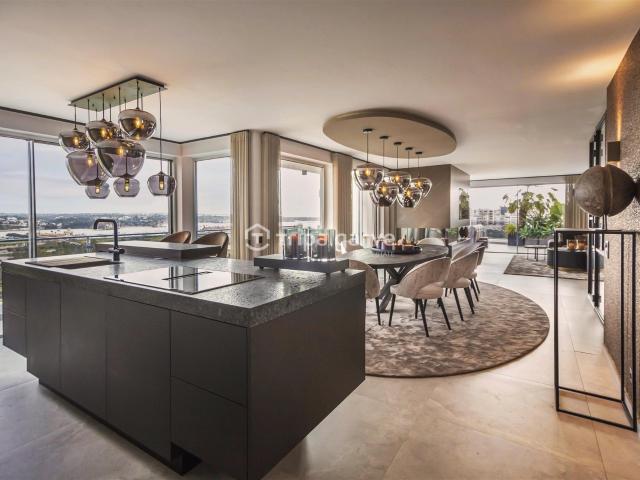 Penthouse de Luxo com 6 Quartos perto da Praia e da Marina. 235m² Portimão