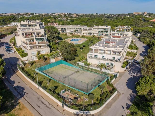 Penthouse de Luxo em Albufeira com Piscinas e Court de Ténis 184m² Albufeira e Olhos de Água
