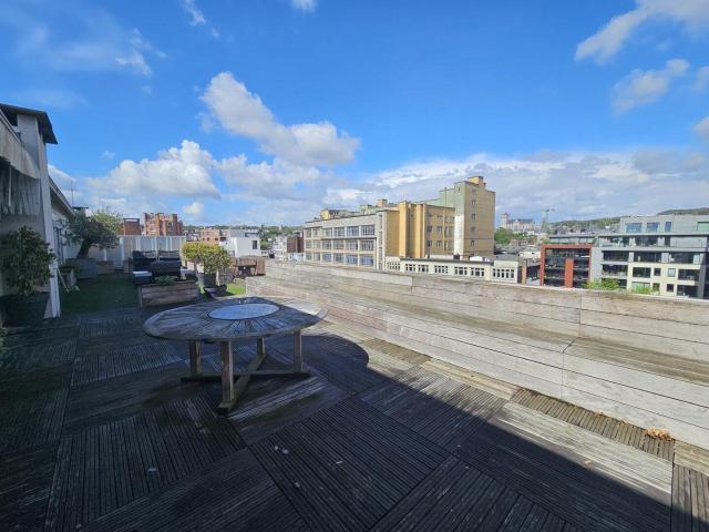 Penthouse de quatre chambres avec splendide terrasse