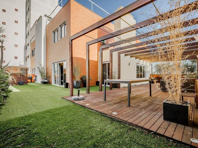 Penthouse duplex com terraço, 6 quartos e 4 lugares de garag. 450m² São Domingos De Benfica