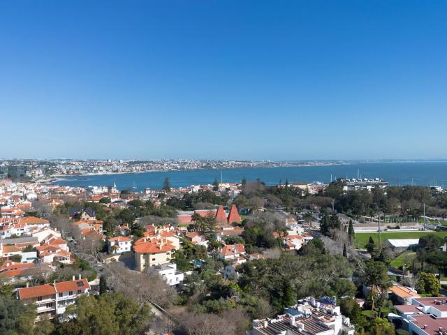 Penthouse duplex com vista 360º total de mar em condomínio c. 404m² Cascais e Estoril