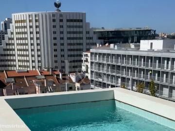 Penthouse duplex T4 com terraço e piscina nas Avenidas Novas