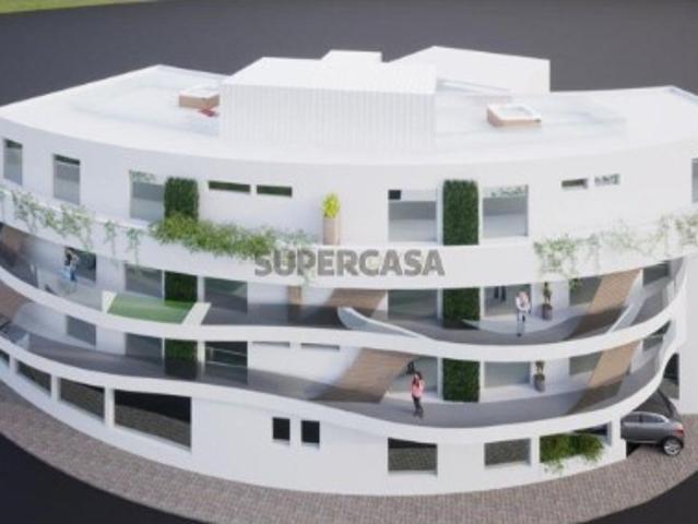 Penthouse Duplex T4 com Amplo Terraço e Acesso Privativo ao Piso Superior