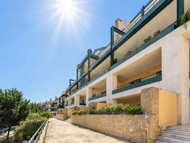 Penthouse duplex T3 remodelada com vista panorâmica sobre o golfe no Belas Clube de Campo