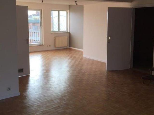 Penthouse duplex 2 ch. avec 2 balcons Jette