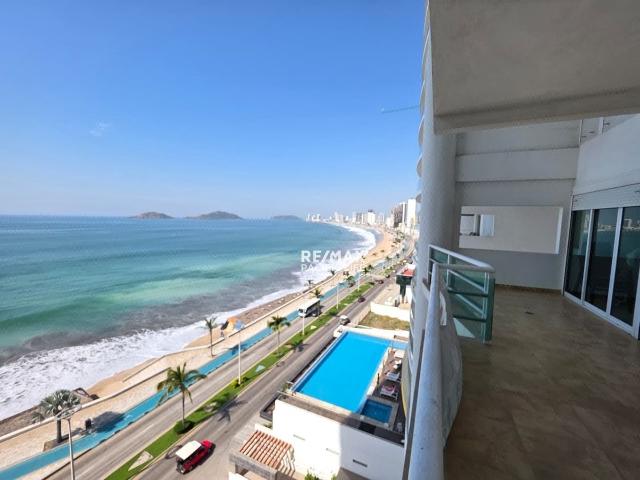 PENTHOUSE EN RENTA EN TORRE AZUL