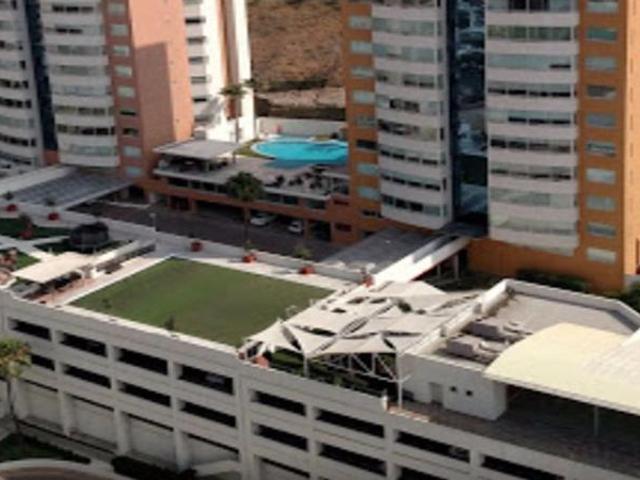 PENTHOUSE EN RENTA VALLE ORIENTE