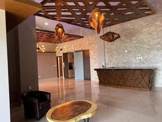 PENTHOUSE EN VENTA, 320mtrs más terrazas, 4 recámaras, 4 estacionam, TORRES EL SENDERO, VERACRUZ