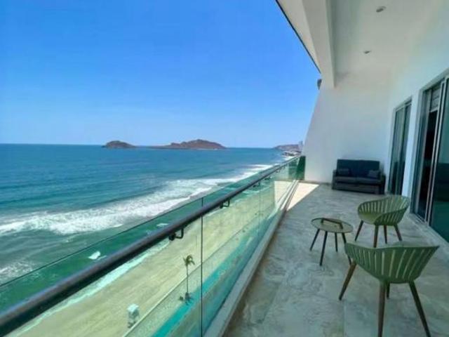 Penthouse en Venta en Mazatlán en malecón con vista al mar