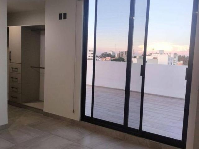 PENTHOUSE EN VENTA EN COLONIA ALAMITOS DE DOS PISOS Y UNA TERRAZA MUY GRANDE