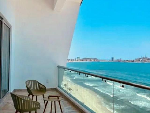 Penthouse en Venta en Mazatlán en malecón con vista al mar