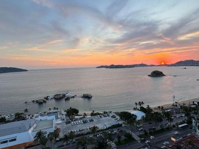 Penthouse en venta en vista condesa Acapulco, con vista al mar alberca y ubicacion muy cerca de l