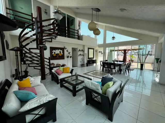 PENTHOUSE EN VENTA EN ZONA DORADA DE ACAPULCO