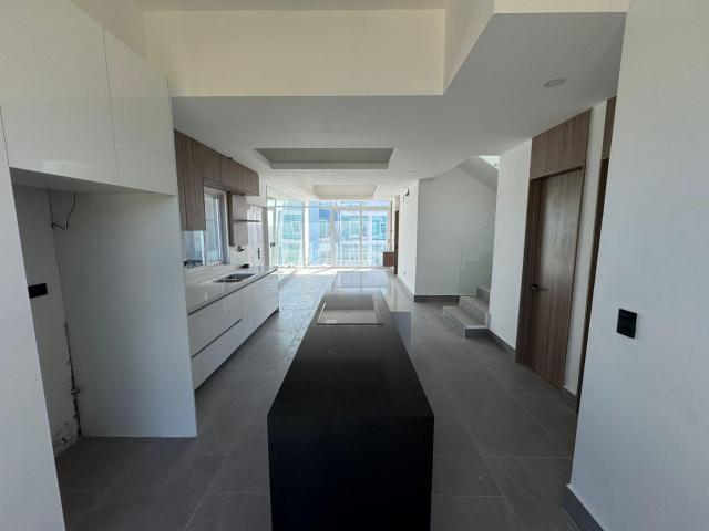 PENTHOUSE EN VENTA LOS CRISTALES SILIKA, MONTERREY