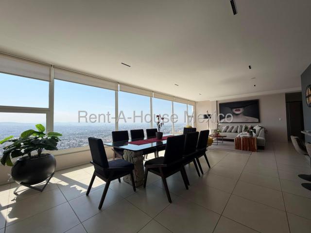 Penthouse en venta y/o renta con muebles 314 m? con vista a Quer?taro en Lomas del Marqu?s