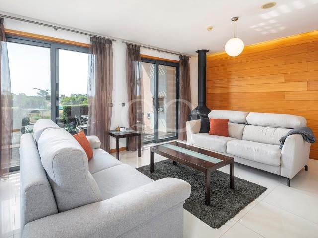 Penthouse elegante com vista para o campo de golfe e o mar e. 133m² Almancil
