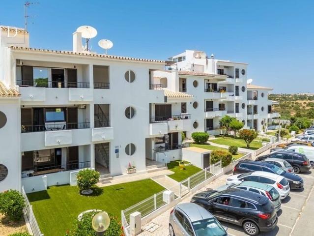 Penthouse espaçoso de 2 quartos com rooftop privado e vistas. 120m² Albufeira e Olhos de Água