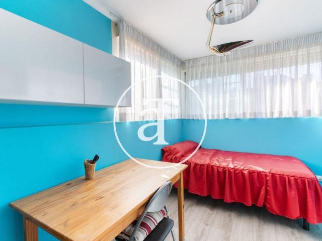 Penthouse for monthly rental with 2 bedrooms, 1 bathroom, toilet and terrace with barbecue area in Opañel