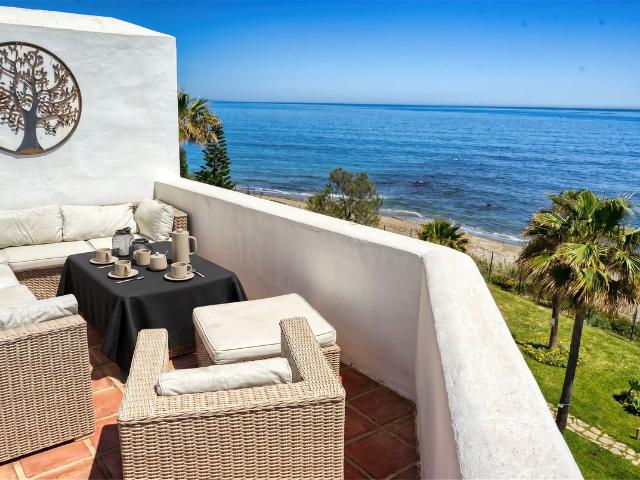 Penthouse For Rent in Casares, Casares