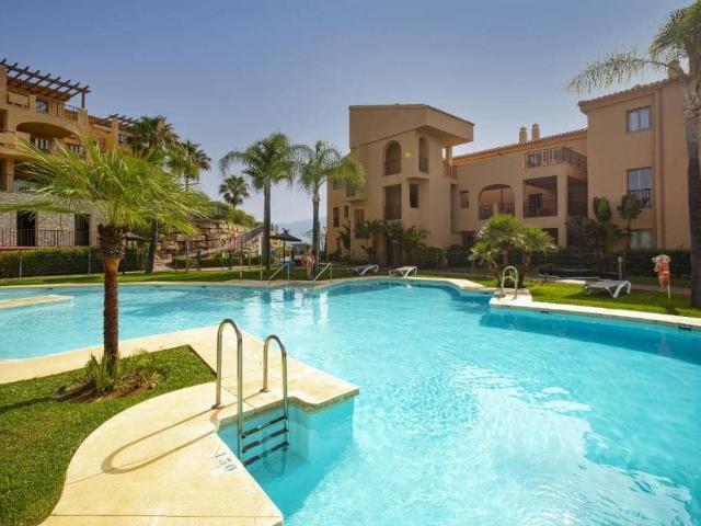 Penthouse for rent in El Paraíso, Benahavís, Málaga