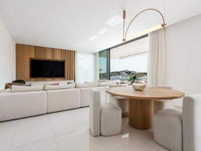 Penthouse for rent in El Paraiso, Estepona, Málaga