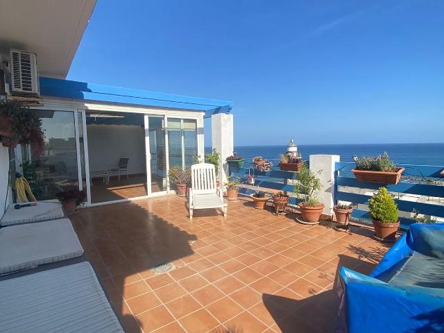 Penthouse For Rent in Estepona, Estepona