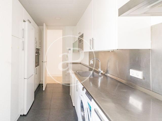 Penthouse for rent in Jerónimos Madrid