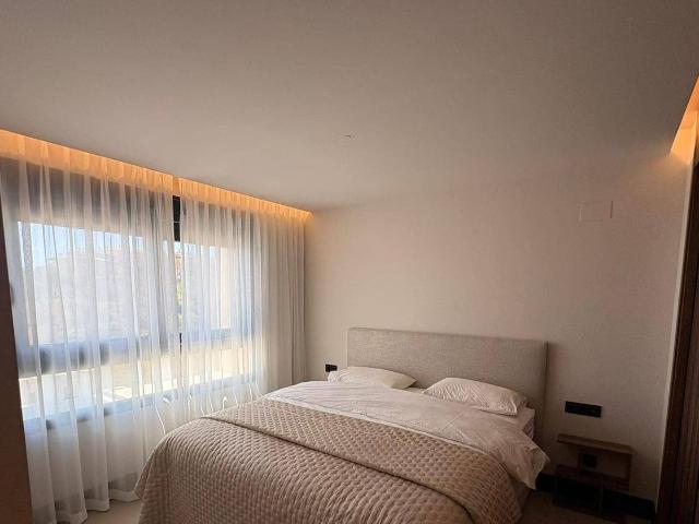 Penthouse for rent in Los Naranjos, Marbella, Málaga