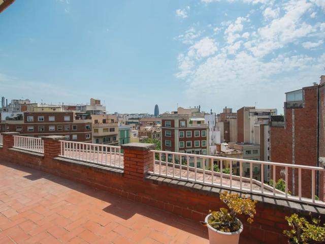 Penthouse for rent in La Sagrada Família, Barcelona city, Barcelona