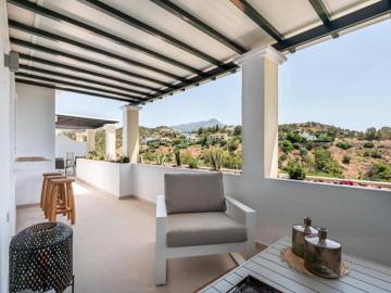 Penthouse for rent in La Quinta, Benahavís, Málaga