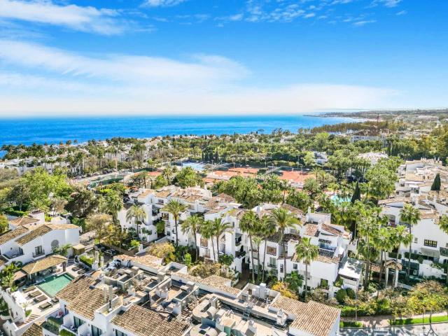 Penthouse for rent in Marbella, Málaga