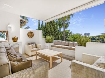 Penthouse for rent in Marbella, Málaga