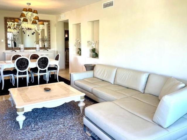 Penthouse for rent in Nueva Atalaya, Estepona, Málaga