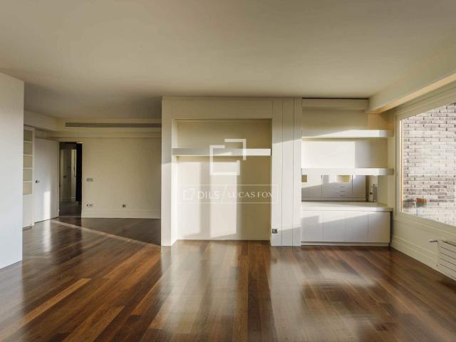 Penthouse for rent in Nueva España, Madrid city, Madrid