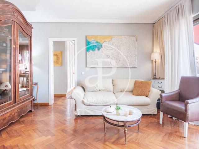 Penthouse for rent in Quintana, Madrid city, Madrid