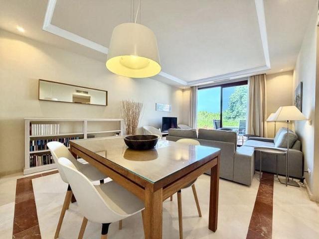 Penthouse for rent in Romana Playa, Marbella, Málaga