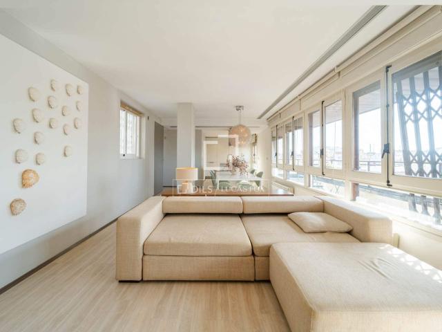 Penthouse for rent in Valencia city, Valencia
